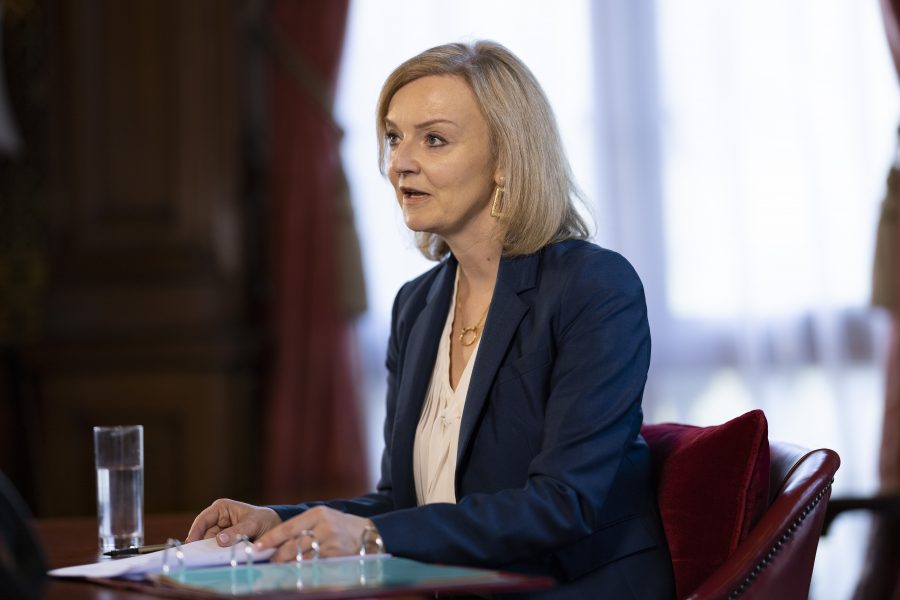 16/09/2021. London, United Kingdom. Foreign Secretary Liz Truss chairs the Commonwealth Foreign Affairs Ministers Meeting from her office at the Foreign Commonwealth and Development Office in London.  Picture by Simon Dawson / No 10 Downing Street