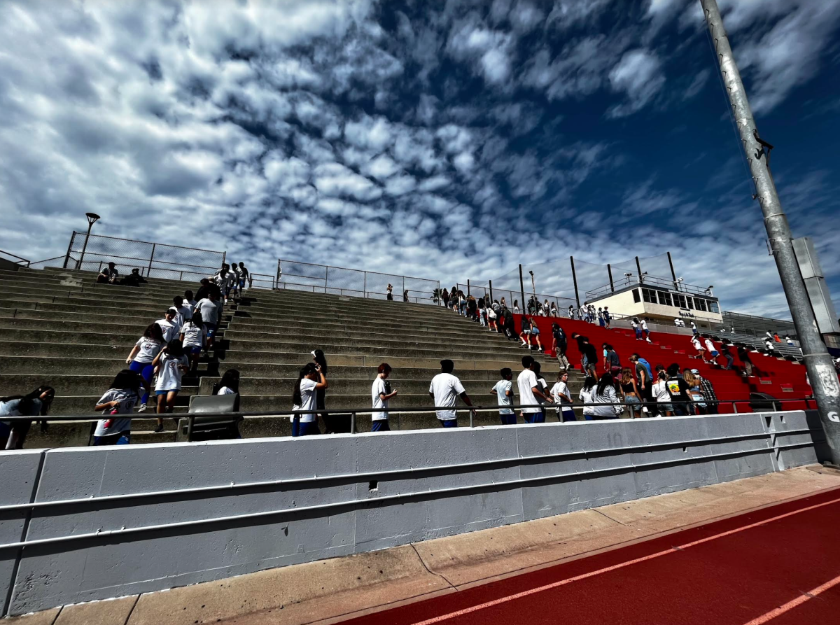 2nd+period+San+Marcos+students+climb+stadium+stairs+in+remembrance